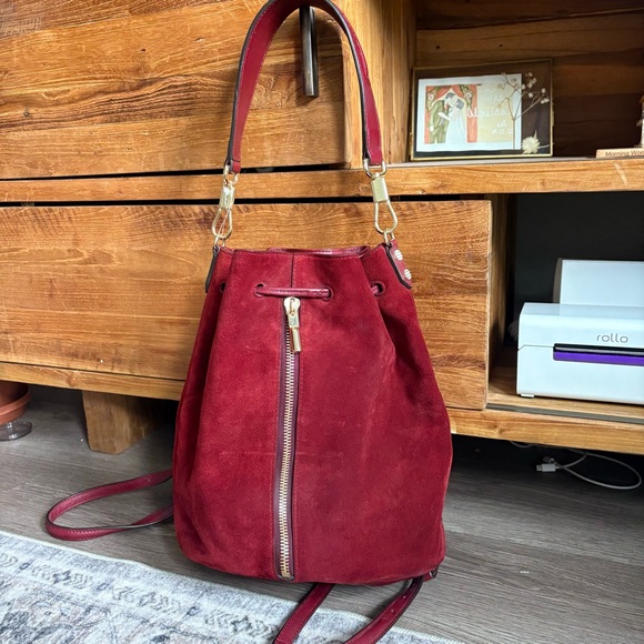 Elizabeth and James Cynnie suede Bucket Bag maroon red - Picture 2 of 16